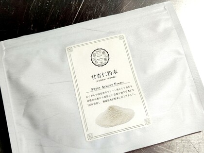 甘杏仁粉末！コーヒーに入れてみた